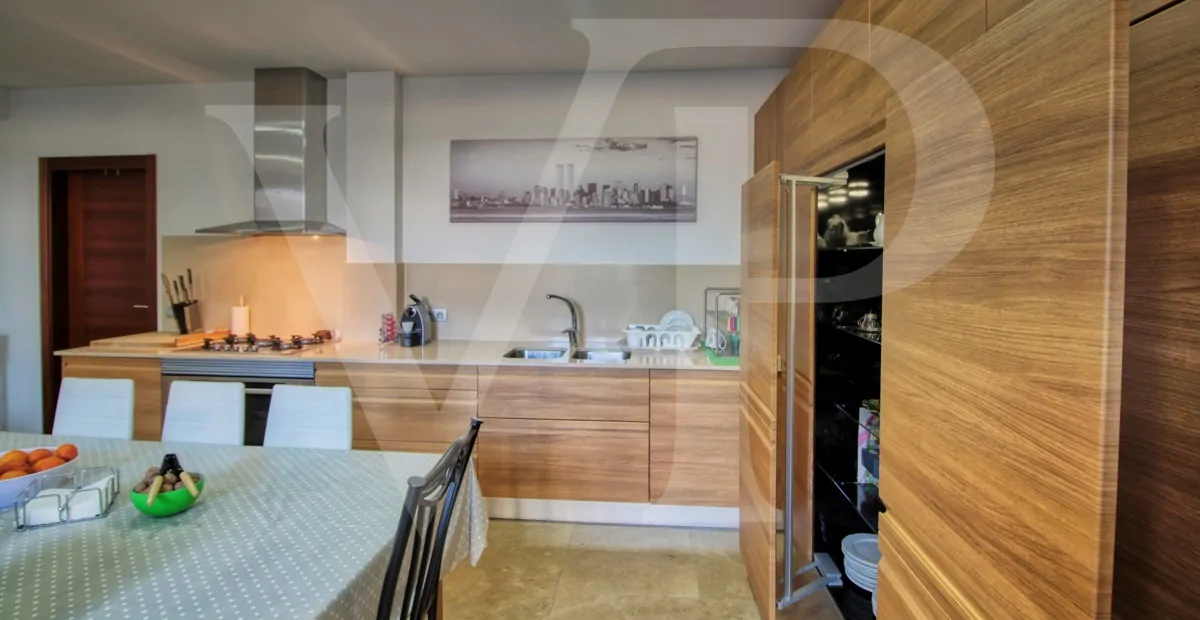 Perfektes Chalet mit Garten, Garage und Büros in guter Lage in Muro, Mallorca