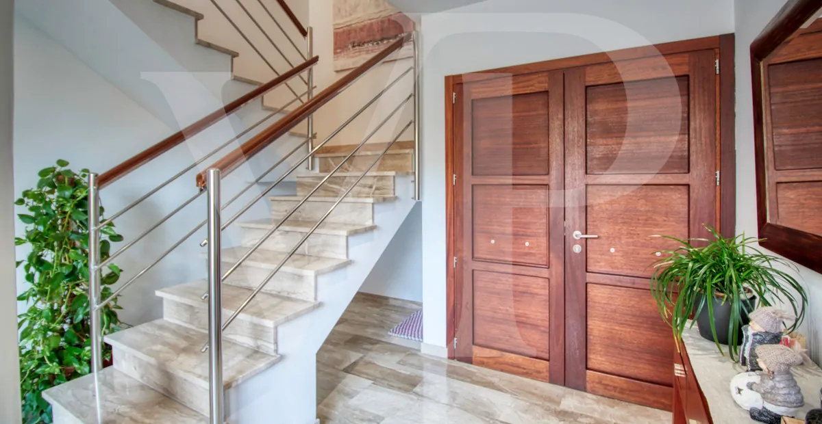 Perfektes Chalet mit Garten, Garage und Büros in guter Lage in Muro, Mallorca