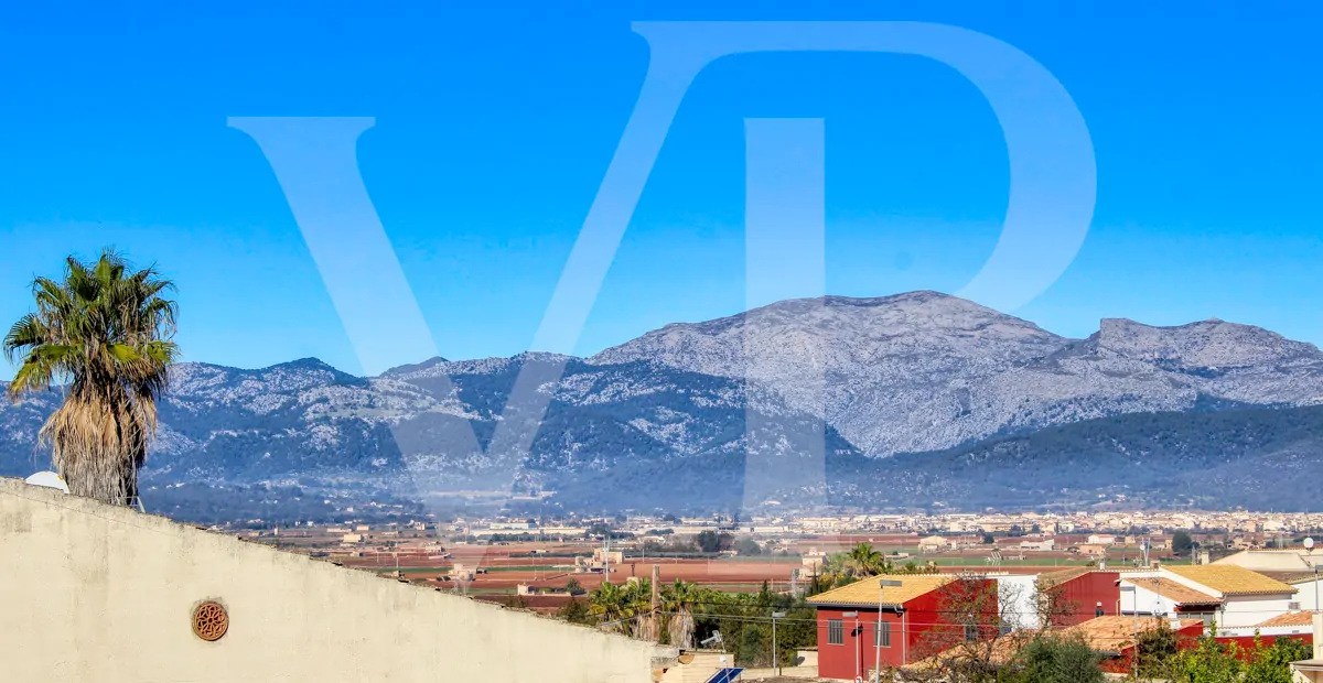 Perfektes-Chalet-mit-Garten-Garage-und-Büros-in-guter-Lage-in-Muro-MallorcaChalet mit Garten, Garage und Büros in guter Lage in Muro, Mallorca