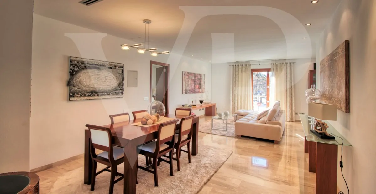 Perfektes-Chalet-mit-Garten-Garage-und-Büros-in-guter-Lage-in-Muro-Mallorca