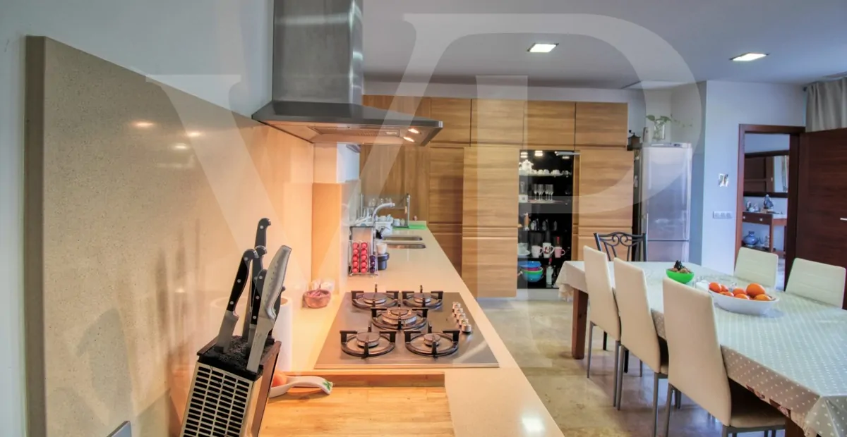 Perfektes Chalet mit Garten, Garage und Büros in guter Lage in Muro, Mallorca