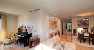 von_poll_real_estate_property_ES223427_image_2