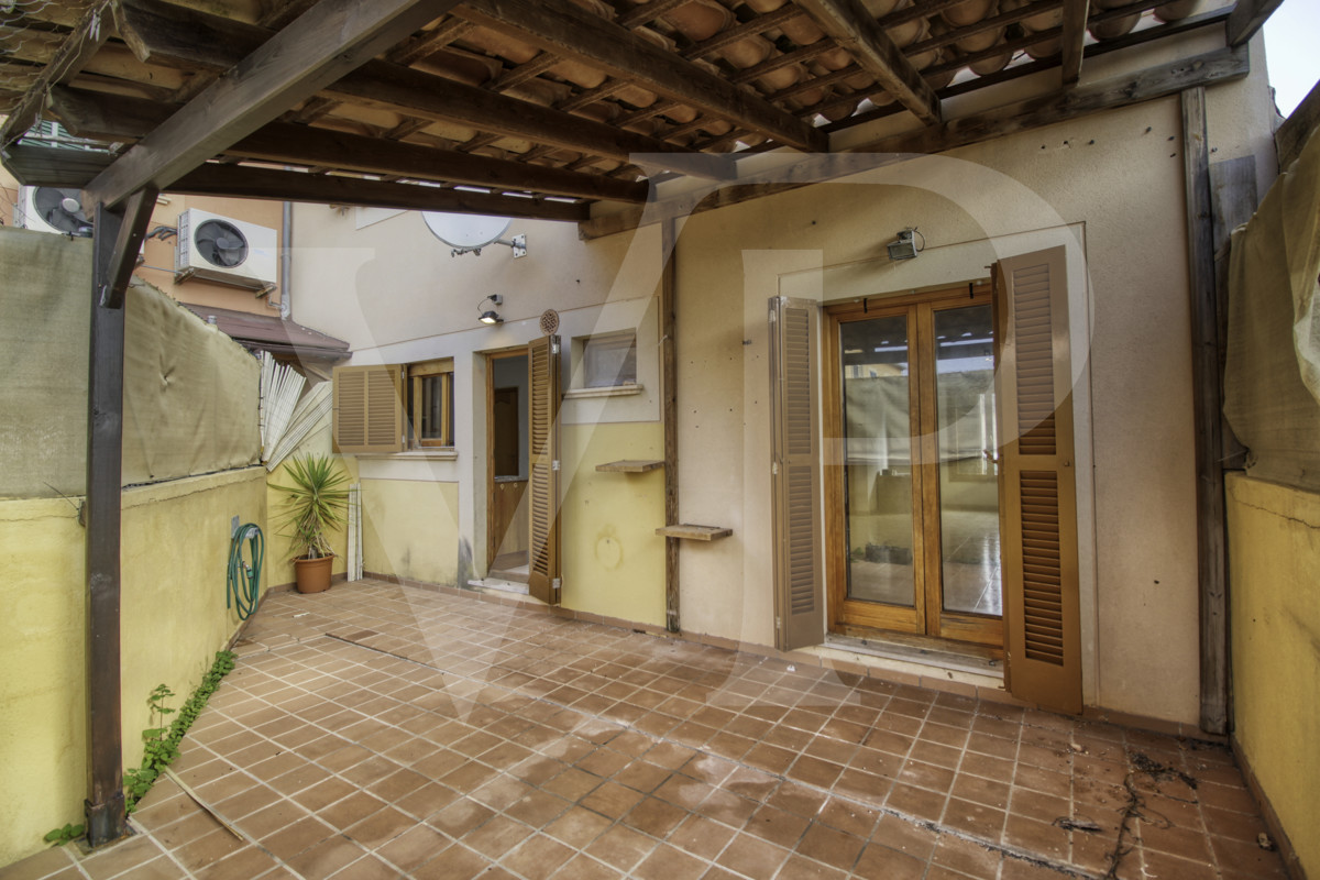 Schönes zweistöckiges Haus mit Innenhof und Garage am Rande von Muro auf Mallorca