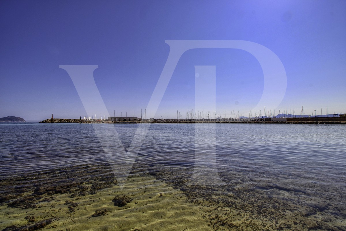 Interessante Investition in diese Immobilie mit spektakulärem Blick auf die Bucht von Alcudia in Muro