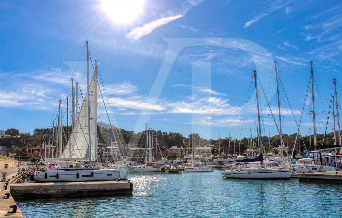 Inversión, venta de parcela urbana edificable con muy buena orientación en Bonaire / Alcudia