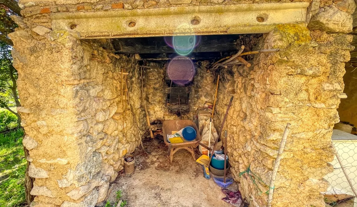 Finca-Rústica-auf-einem-großen-Grundstück-zur-Reform-in-Arta