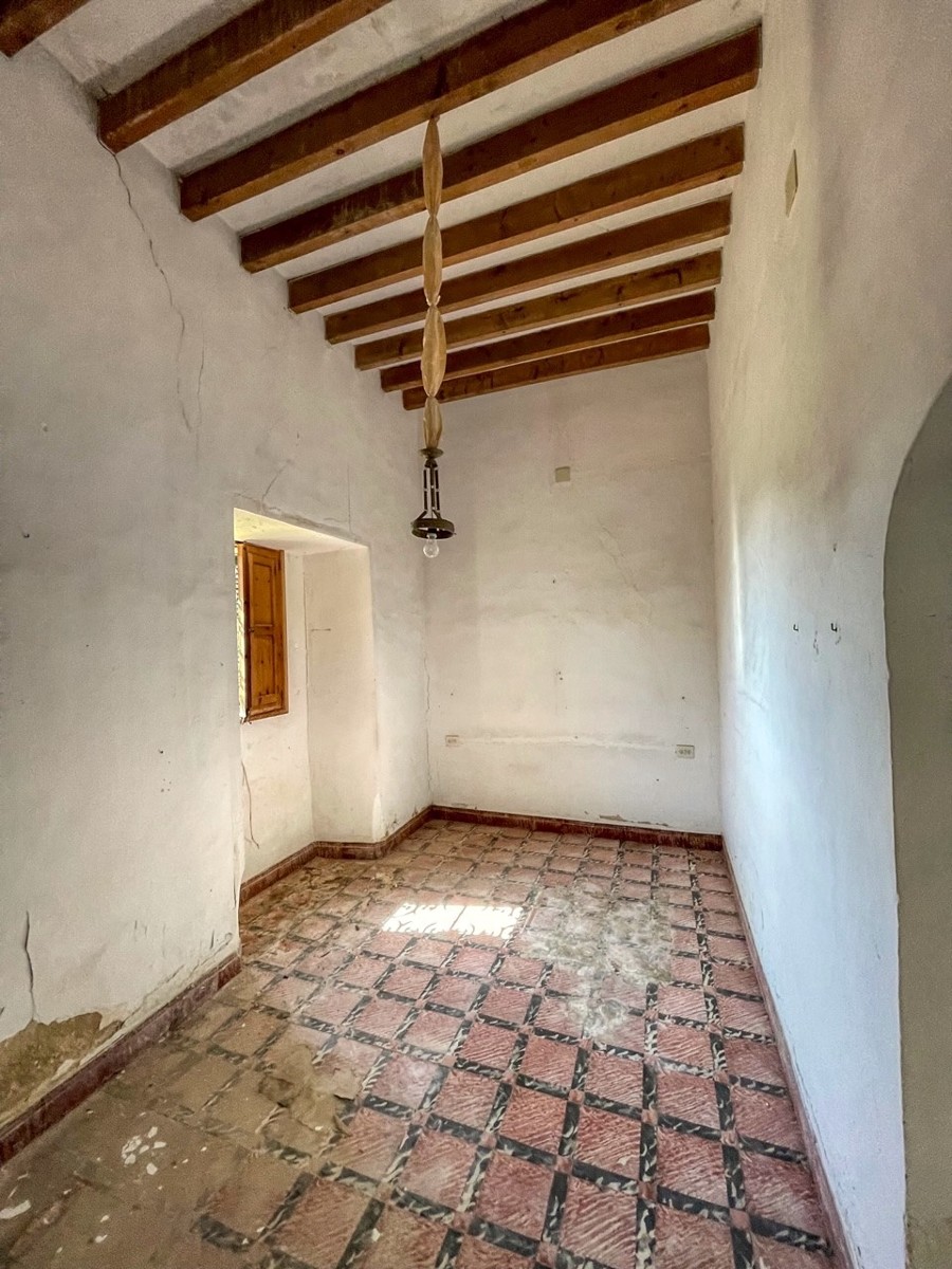 Zum Verkauf steht eine fantastische historische Finca aus dem 13. Jahrhundert in der Serra de Tramuntana in Campanet.