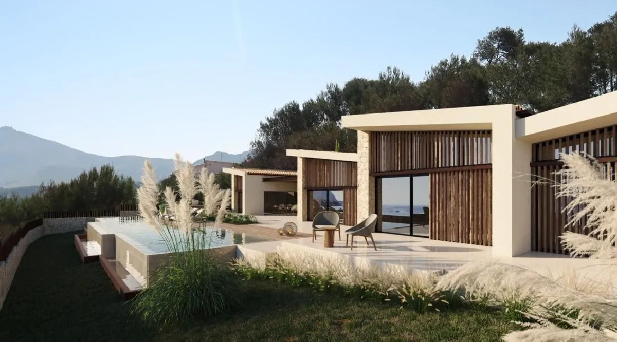 Luxury-sea-front-villa-in-exclusive-area-Mal-Pas-Alcudia