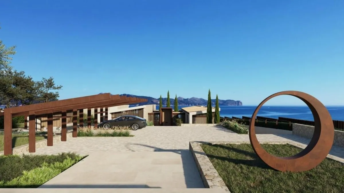 Luxury-sea-front-villa-in-exclusive-area-Mal-Pas-Alcudia