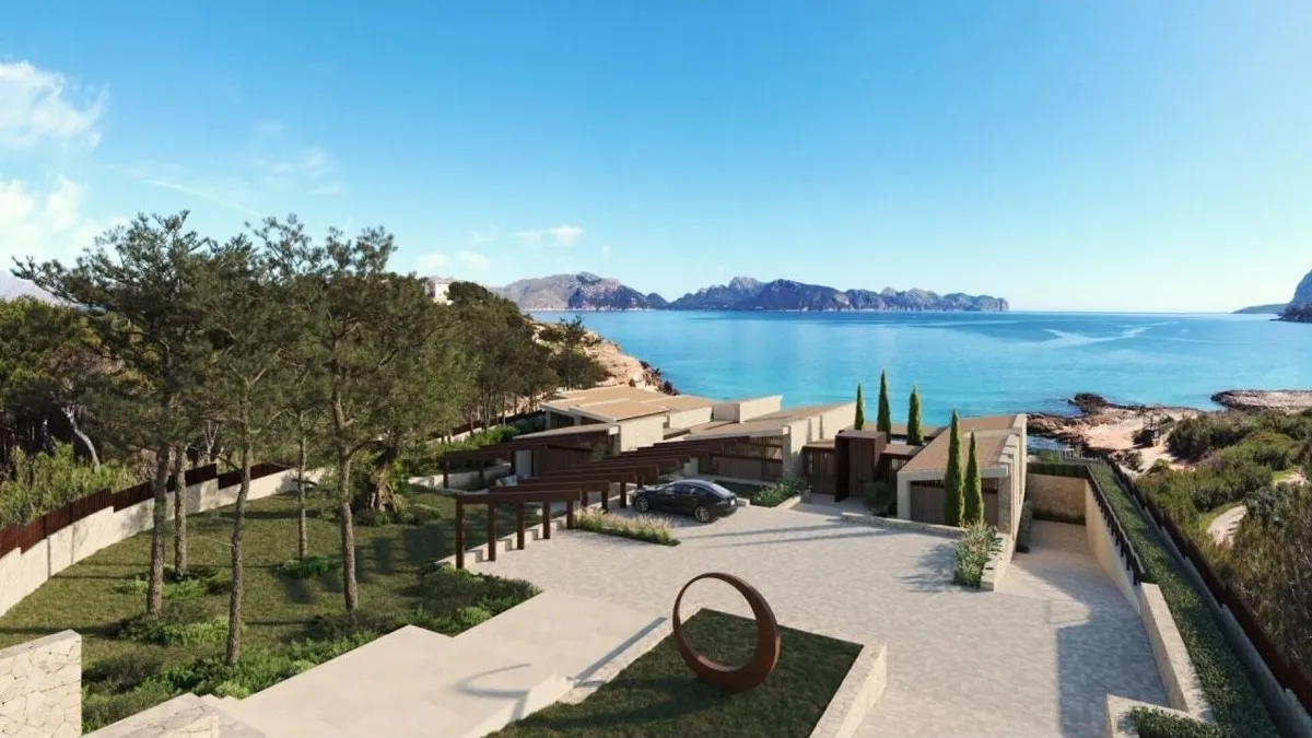 Luxury-sea-front-villa-in-exclusive-area-Mal-Pas-Alcudia