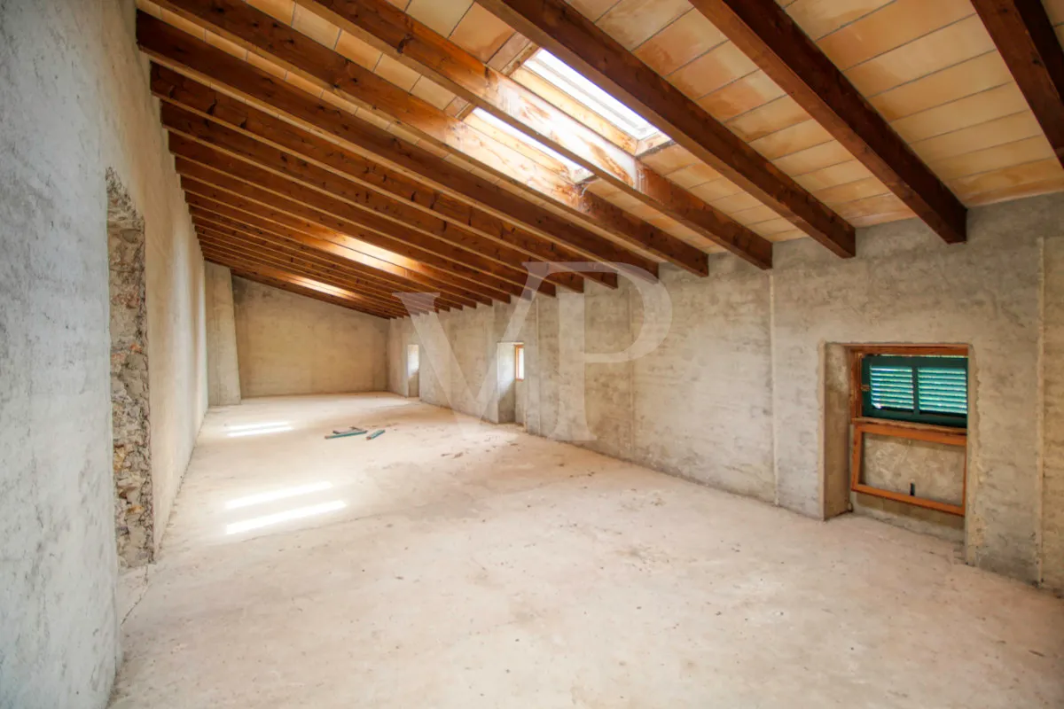 Fantastische historische Finca zum Renovieren auf 80 Hektar in der Serra de Tramuntana in Escorca