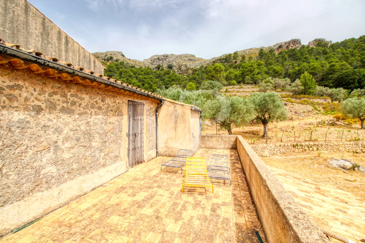 Fantastische historische Finca zum Renovieren auf 80 Hektar in der Serra de Tramuntana in Escorca