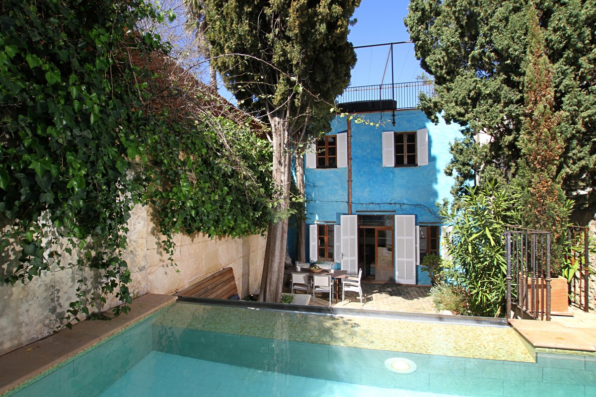 House-with-pool-and-vacation-license-in-Pollensa-Village