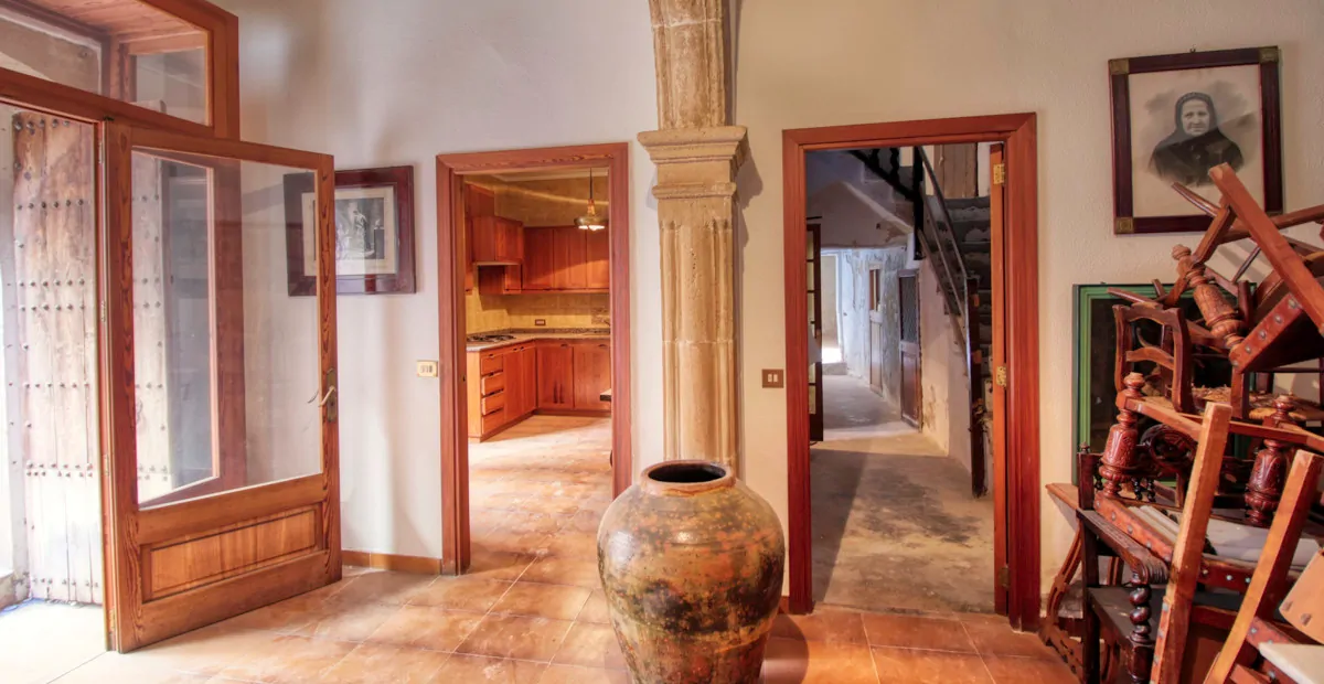Historisches-Dorf-Haus-in-Pollensa-zu-reformieren