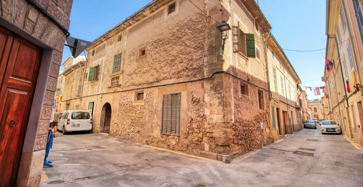 Historisches-Dorf-Haus-in-Pollensa-zu-reformieren
