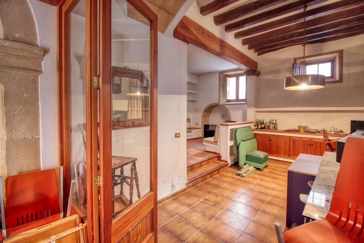 Historic-village-house-in-Pollensa-to-reform