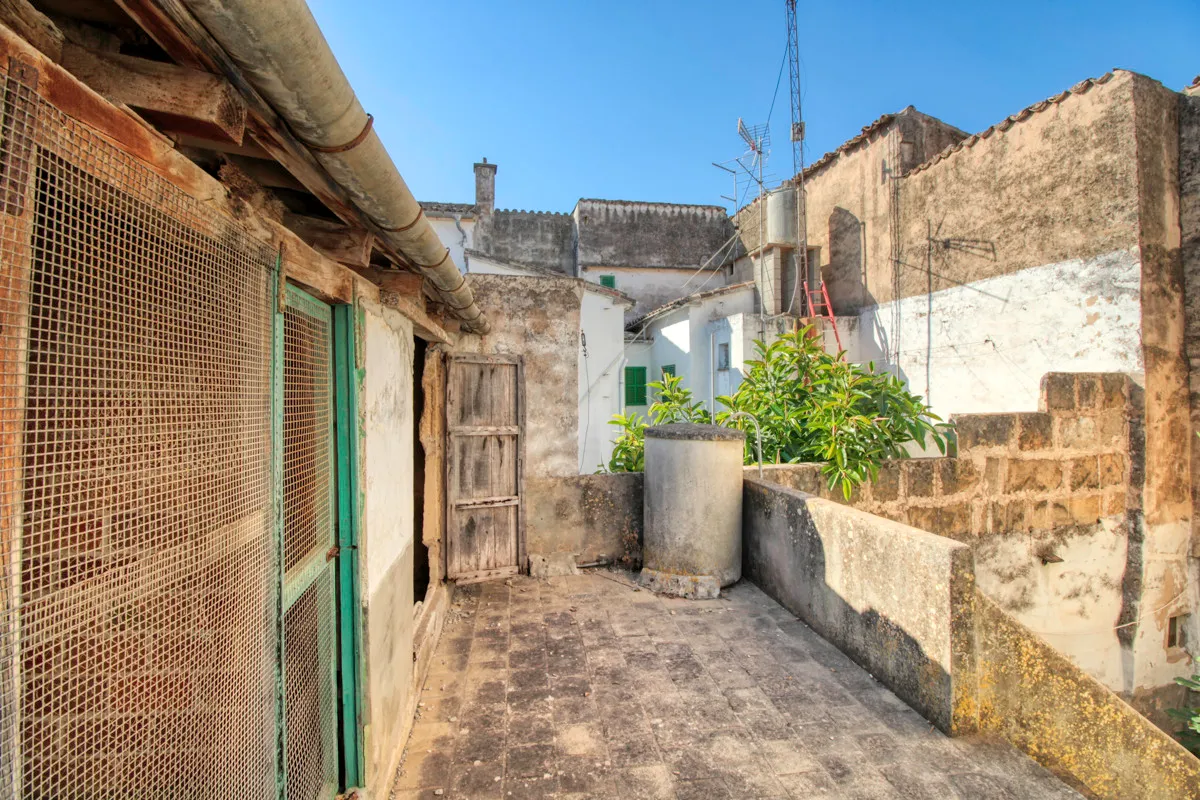 Historic-village-house-in-Pollensa-to-reform
