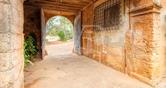 von_poll_real_estate_property_ES223743853_image_1