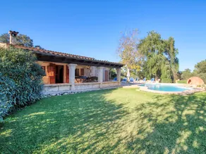 Finca-con-piscina-y-licencia-vacacional-en-Pollensa