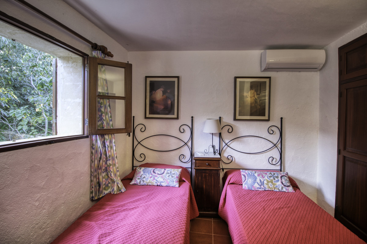 Finca-con-piscina-y-licencia-vacacional-en-Pollensa