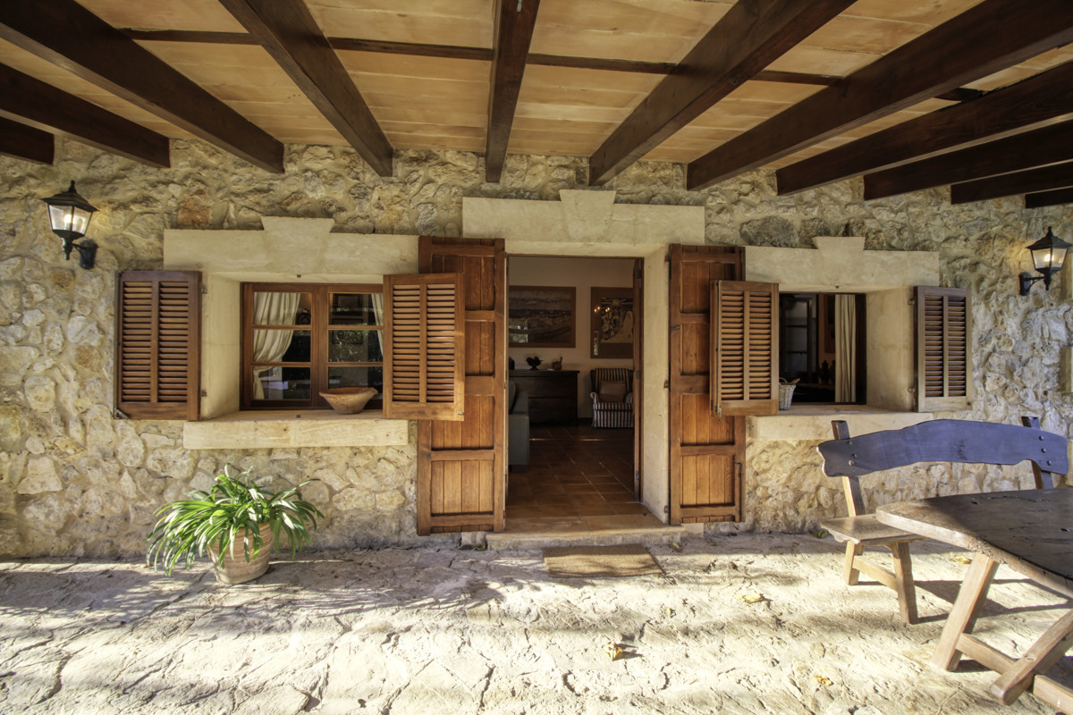Finca-con-piscina-y-licencia-vacacional-en-Pollensa