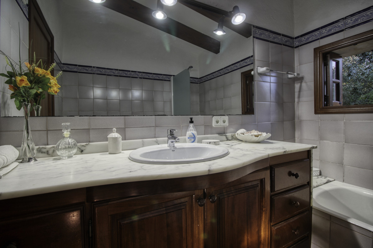 Finca-con-piscina-y-licencia-vacacional-en-Pollensa