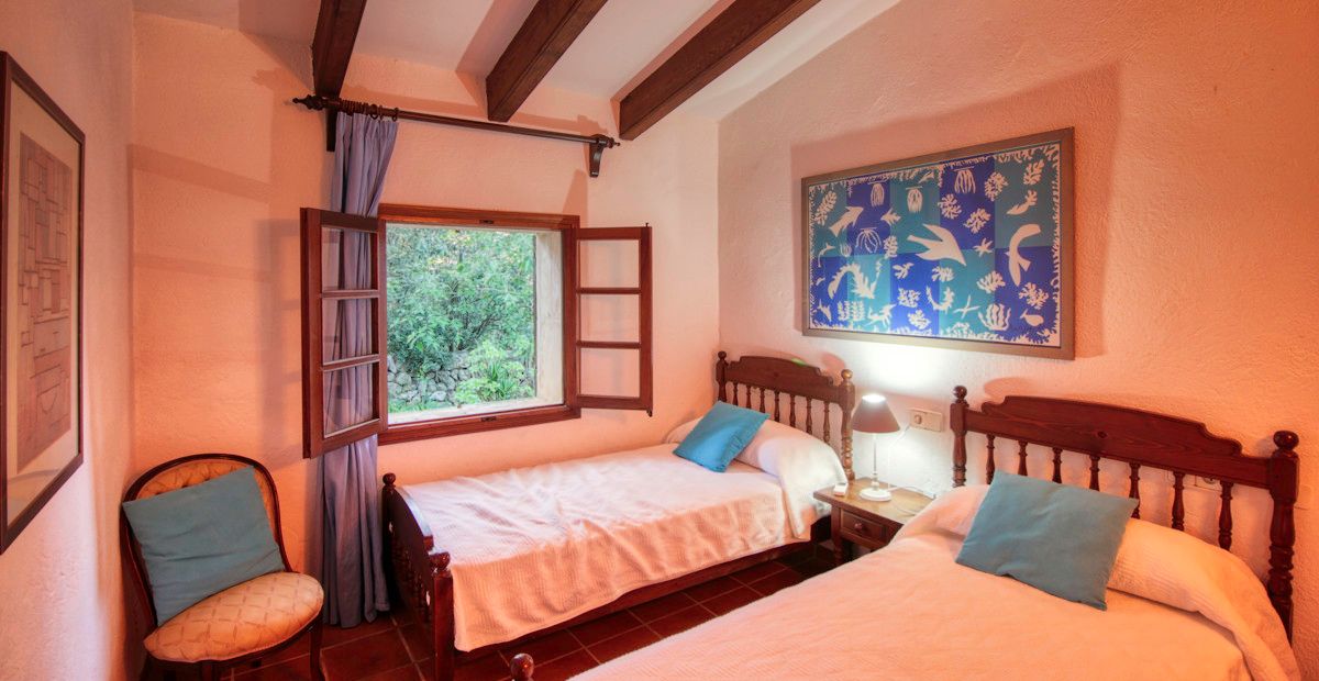 Finca-mit-Pool-und-Urlaubslizenz-in-Pollensa