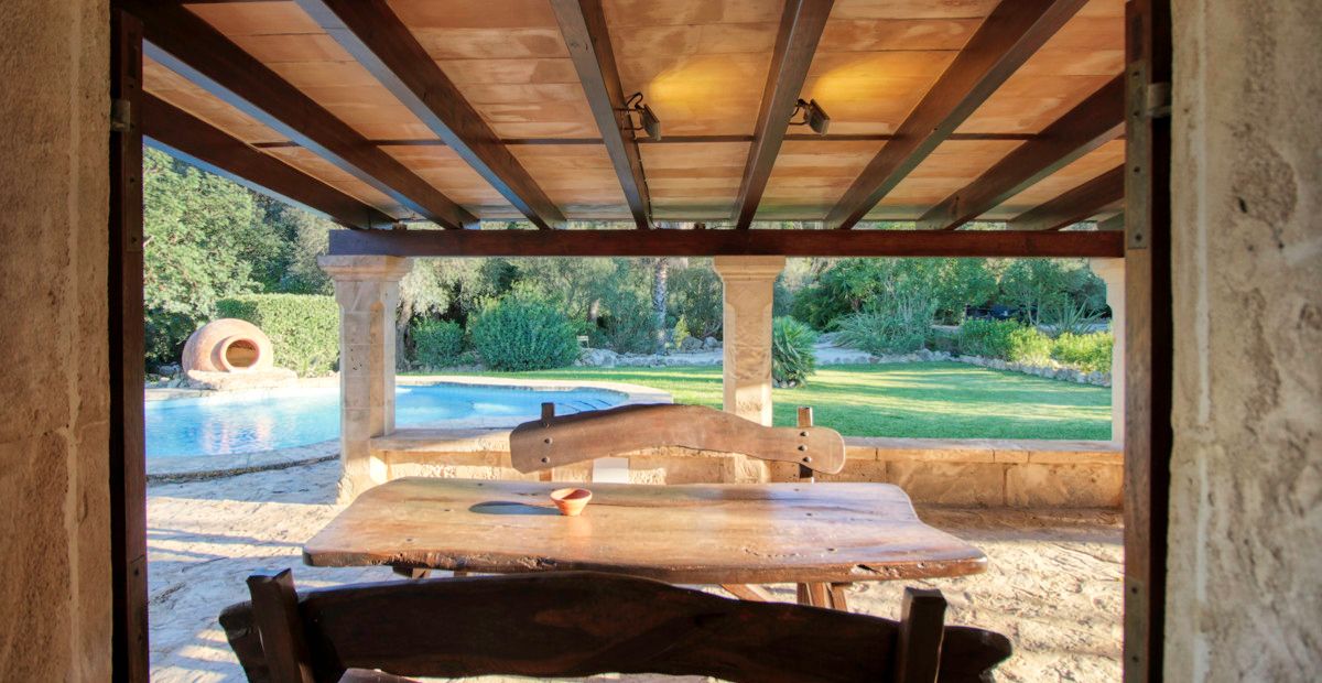 Finca-mit-Pool-und-Urlaubslizenz-in-Pollensa