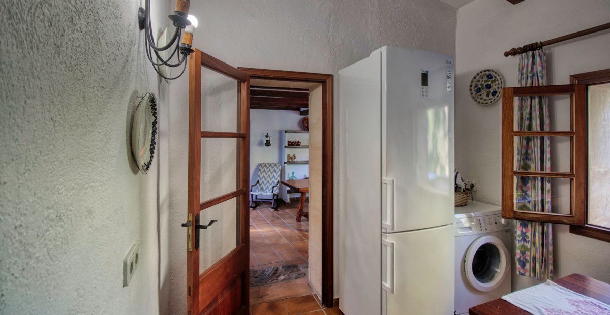 Finca-mit-Pool-und-Urlaubslizenz-in-Pollensa