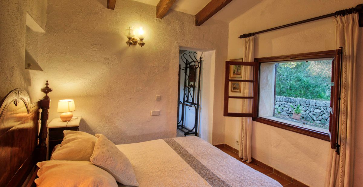 Finca-mit-Pool-und-Urlaubslizenz-in-Pollensa