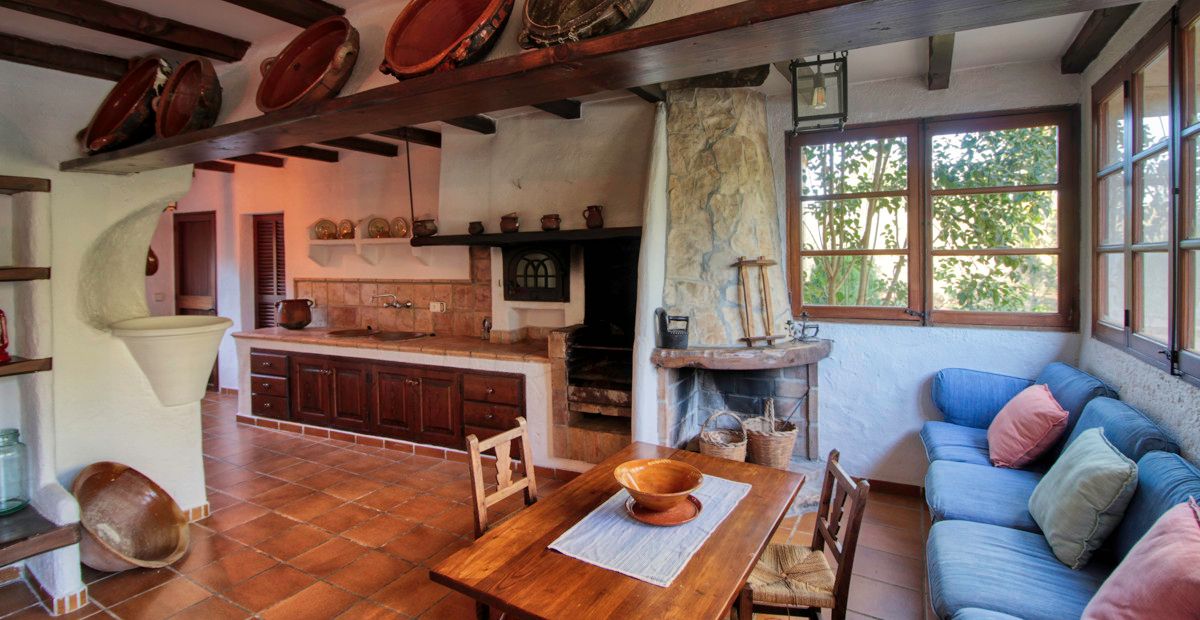 Finca-mit-Pool-und-Urlaubslizenz-in-Pollensa