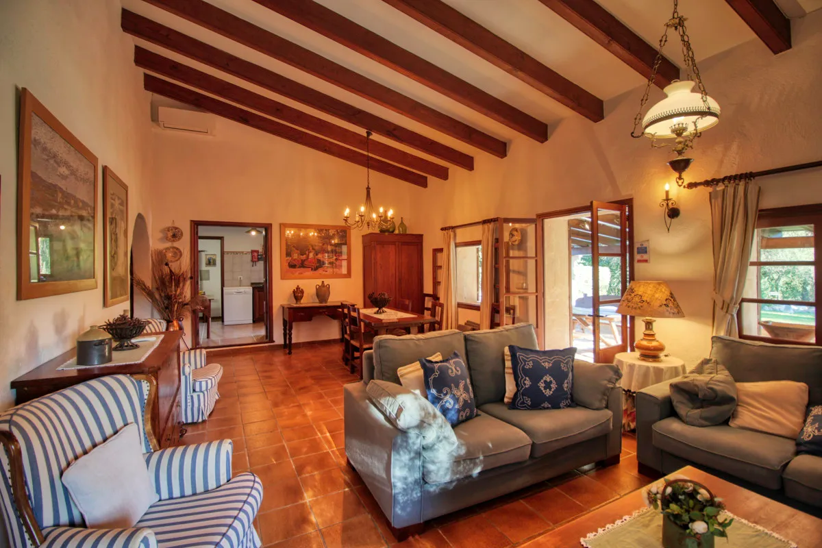 Finca-with-pool-and-vacation-license-in-Pollensa