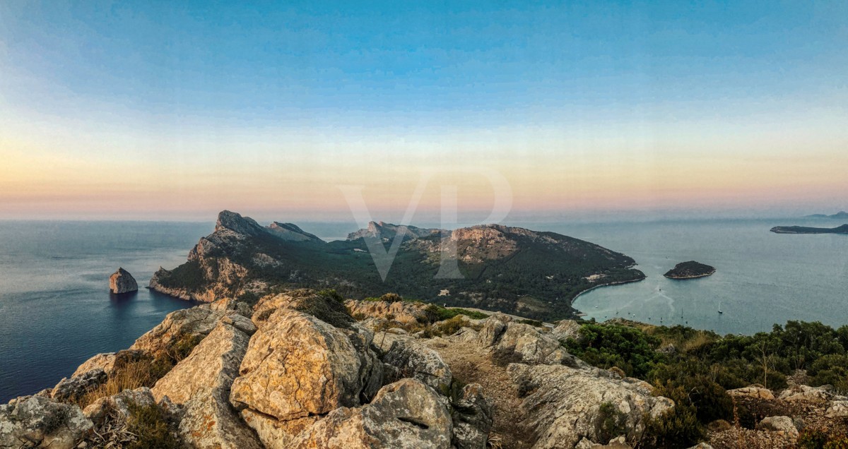 En-venta-casa-tradicional-para-reformar-con-vistas-al-Puig-en-Pollença