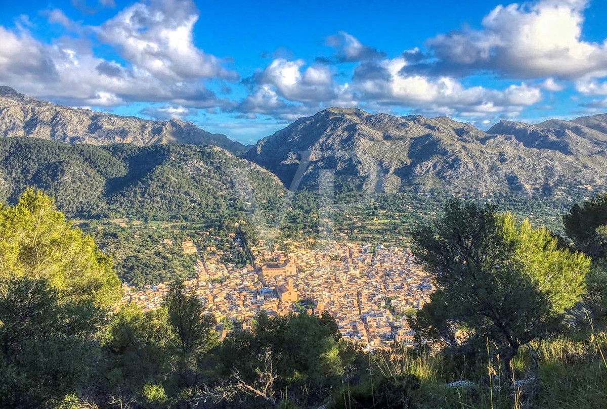 En-venta-casa-tradicional-para-reformar-con-vistas-al-Puig-en-Pollença
