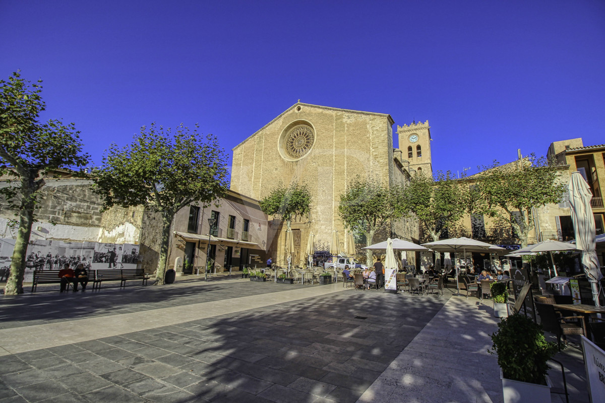 En-venta-casa-tradicional-para-reformar-con-vistas-al-Puig-en-Pollença