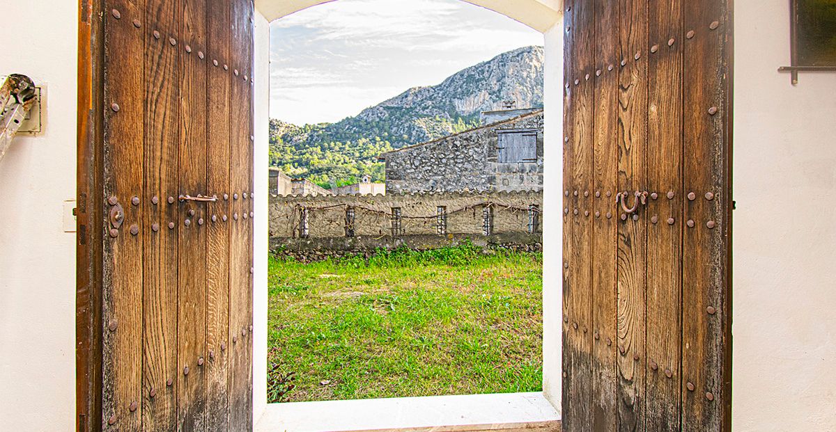 POSESION-POLLENSA-FINCA-POOL-BLICK