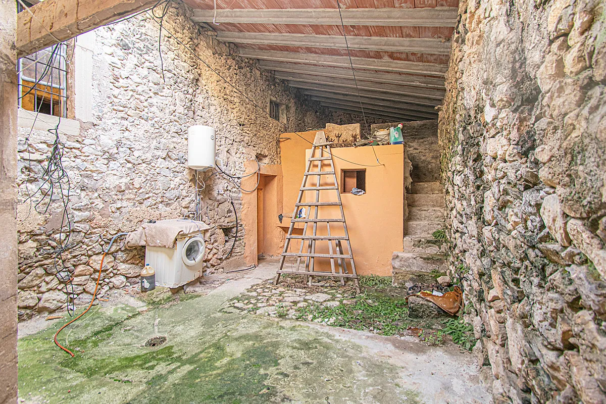 POSESION-POLLENSA-FINCA-POOL-BLICK