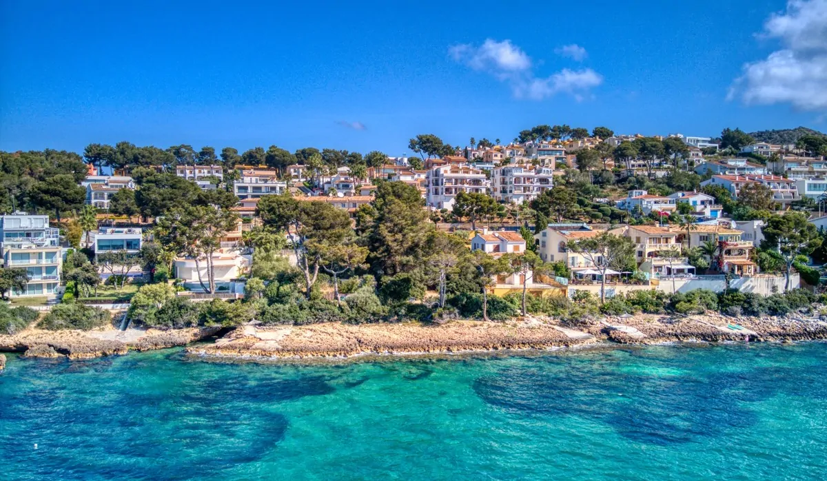 Luxus-Villa-am-Meer-in-Alcanada-Alcudia-Mallorca