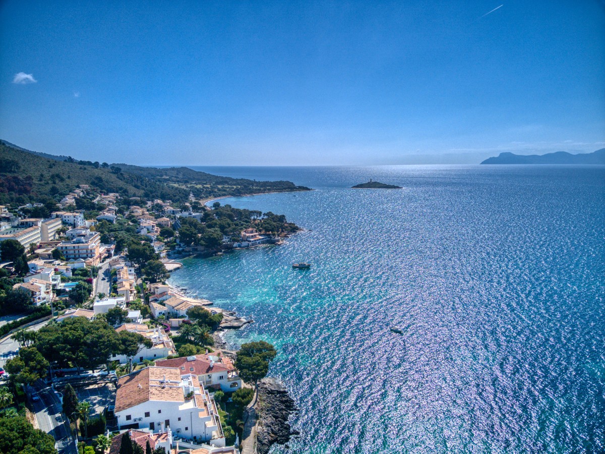Luxus-Villa-am-Meer-in-Alcanada-Alcudia-Mallorca