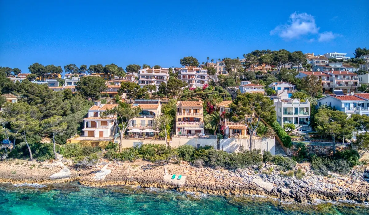 Luxus-Villa-am-Meer-in-Alcanada-Alcudia-Mallorca