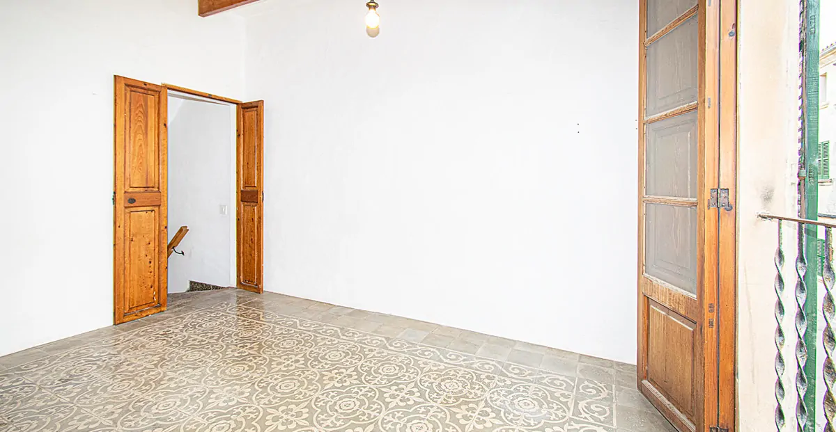 Stadthaus-mit-Terrasse-in-Pollensa