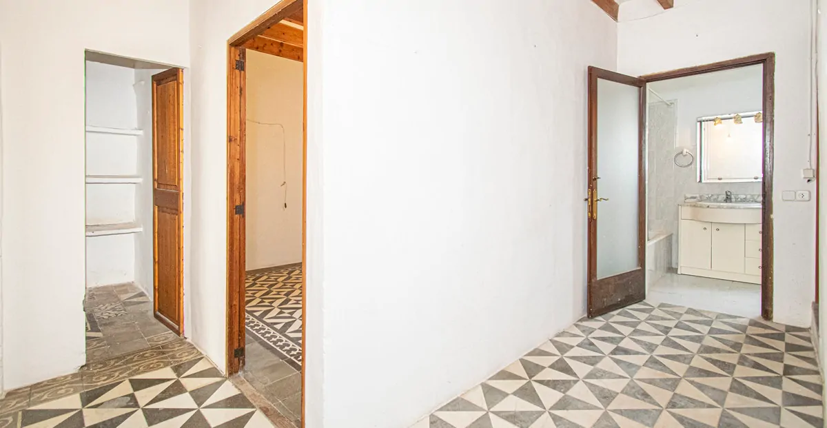 Stadthaus-mit-Terrasse-in-Pollensa