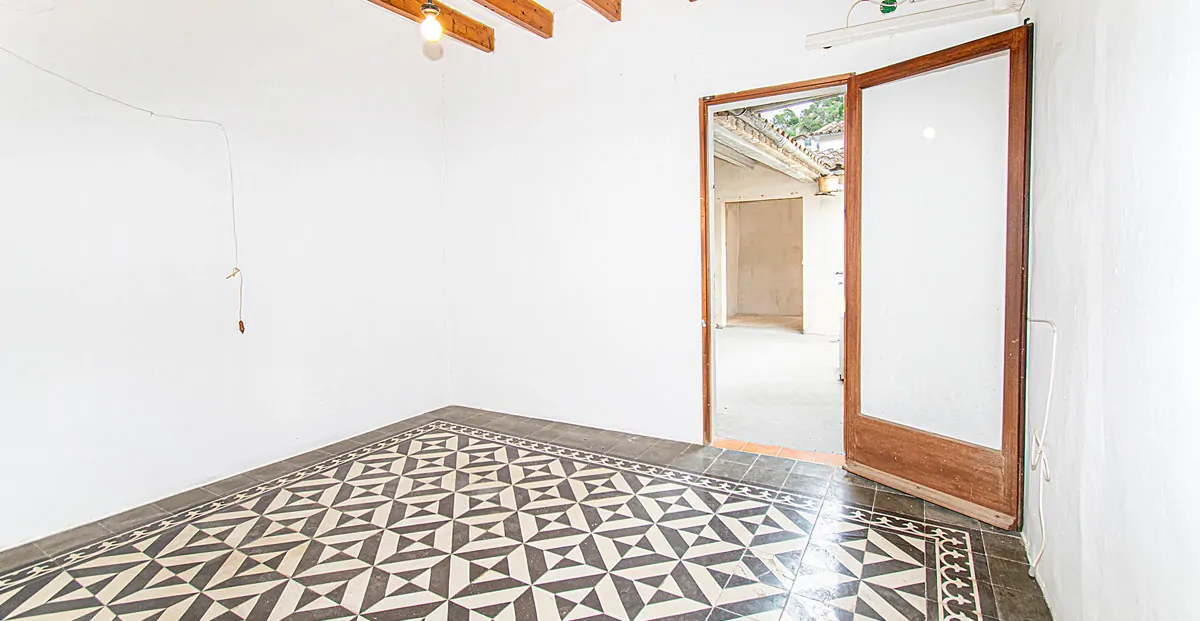 Stadthaus-mit-Terrasse-in-Pollensa