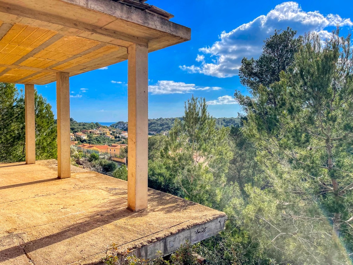 Villa-mit-Blick-und-Pool-in-Cala-Romántica