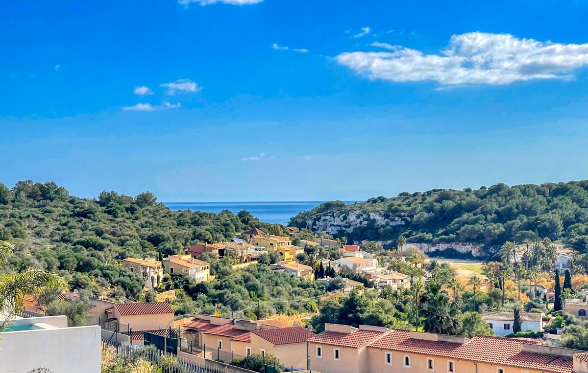 Villa-mit-Blick-und-Pool-in-Cala-Romántica