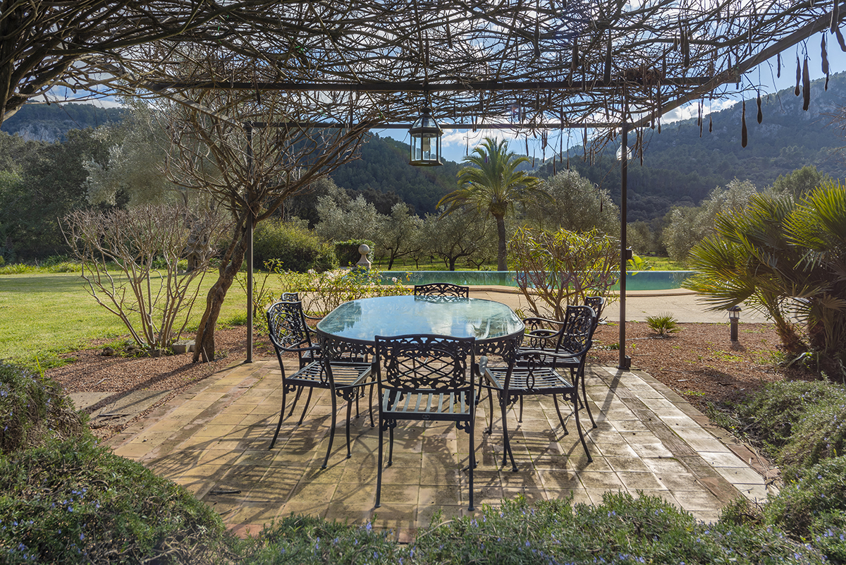 Finca-with-oil-production-holiday-license-and-precious-view-Esporlas-Mallorca