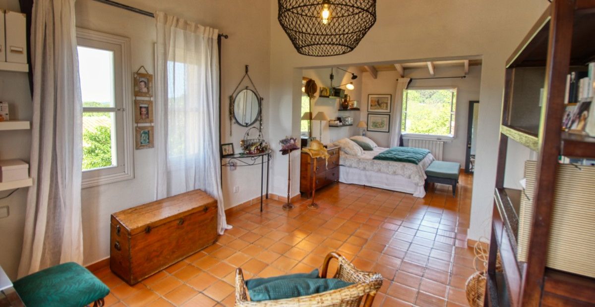 Prächtige-Finca-mit-Pool-und-großem-Grundstück-in-San-Joan-Mallorca