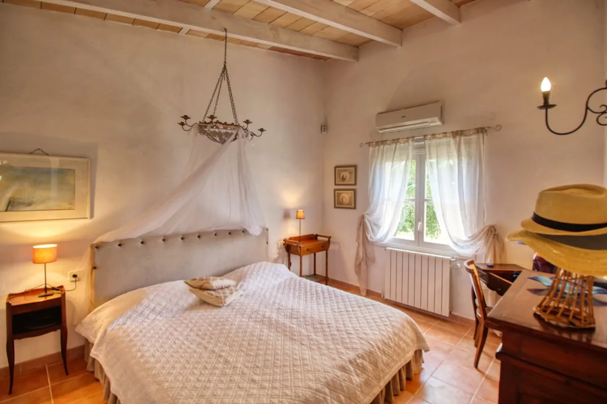 Prächtige-Finca-mit-Pool-und-großem-Grundstück-in-San-Joan-Mallorca