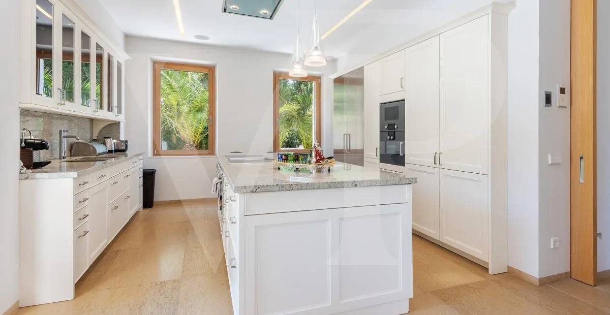 spektakuläre-Villa-in-toplage-qualität-und-design-mit-meerblick-Traumvilla-zu-verkaufen-in-pollensa