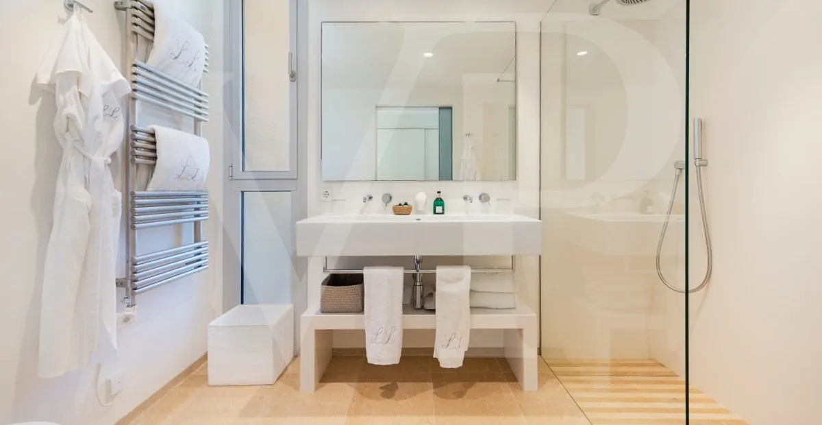 spektakuläre-Villa-in-toplage-qualität-und-design-mit-meerblick-Traumvilla-zu-verkaufen-in-pollensa